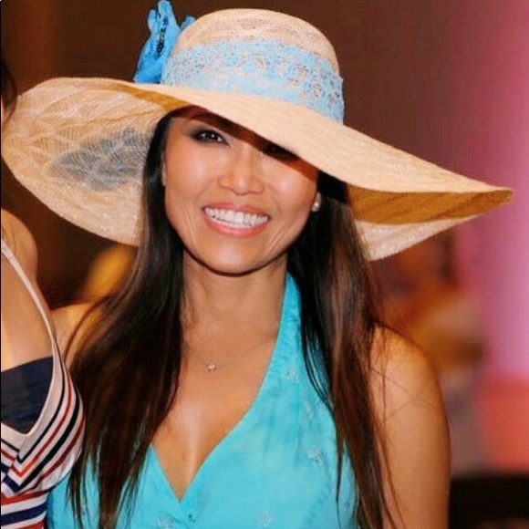 Meet your Posher, Chaya - Picture 1 of 1